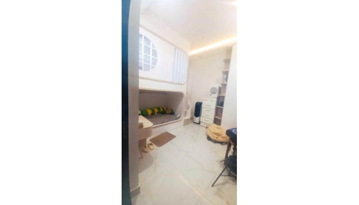Bán Nhà 4 Tầng Hẻm Xe Tải 52m2 _5.2x10 chỉ hơn 5 tỷ Gần Tô Ngọc Vân Tam Phú Thủ Đức Vào Ở Ngay